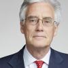Adair Turner: "España podría liderar la producción de baterías y vehículos eléctricos fabricados con cero emisiones"